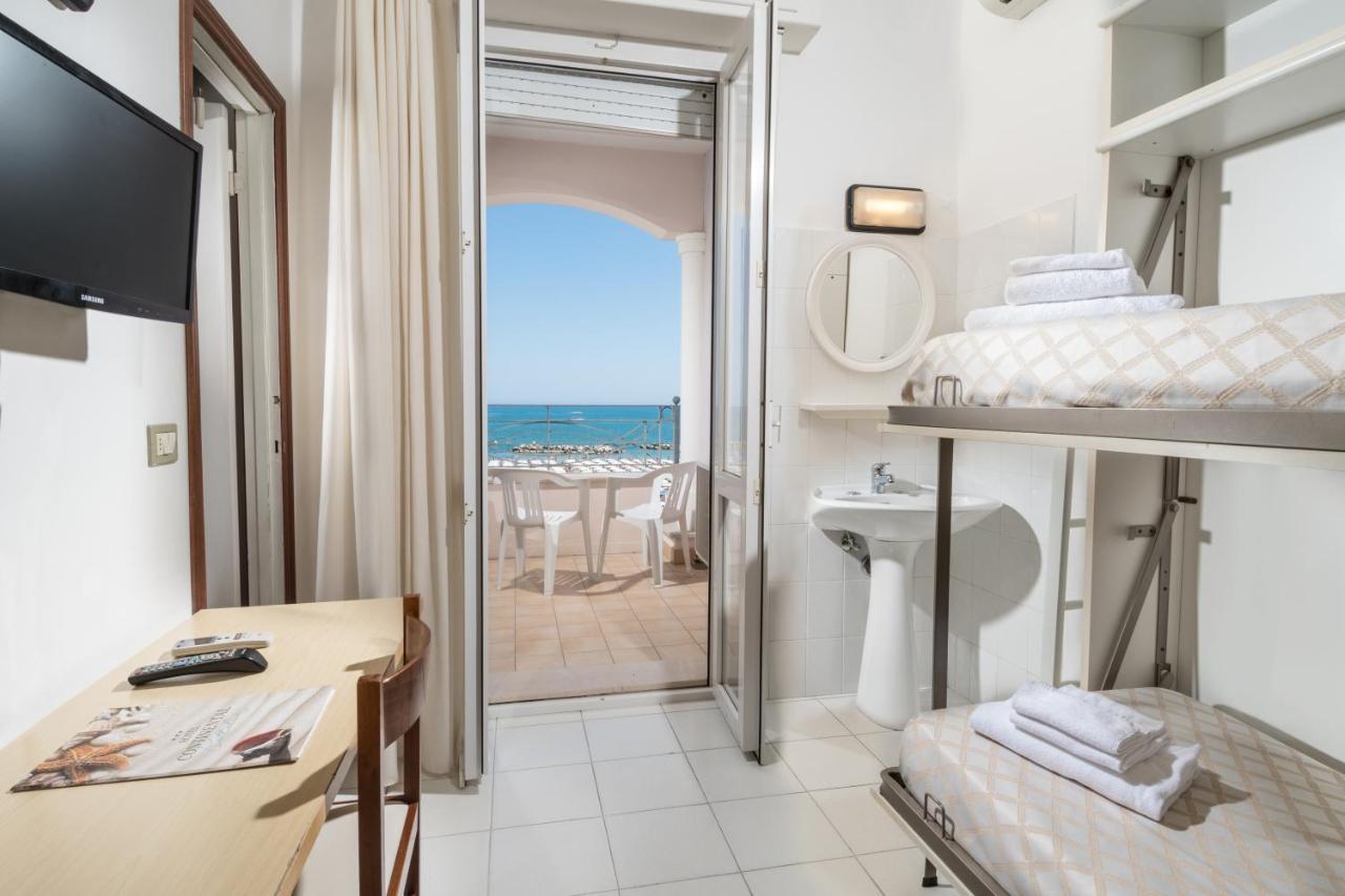 Hotel Continental Cattolica Exterior photo