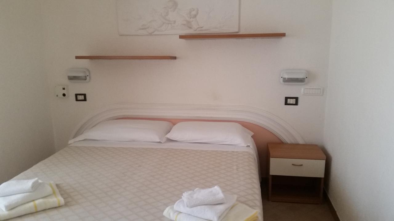 Hotel Continental Cattolica Exterior photo