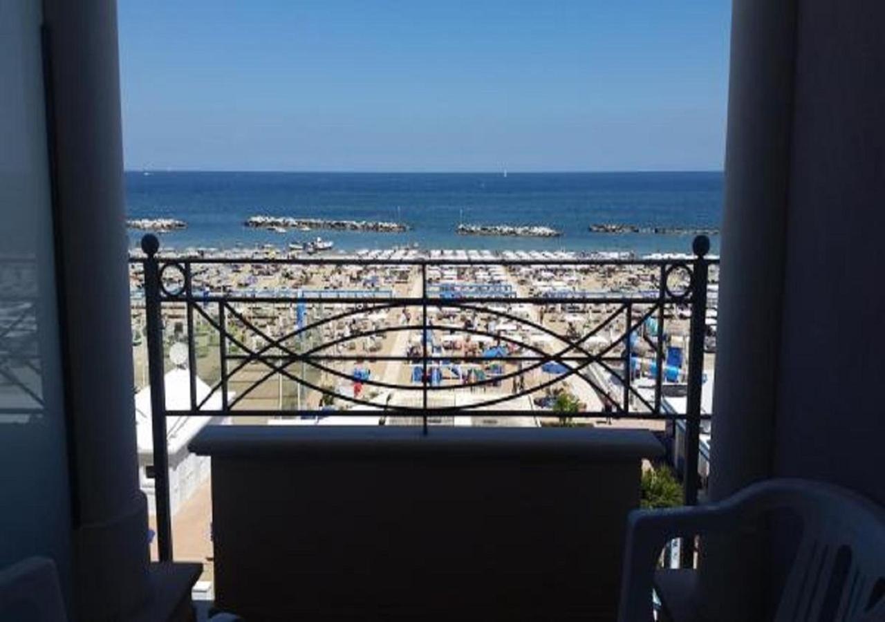 Hotel Continental Cattolica Exterior photo